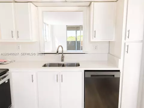 406 NW 68th Ave #526, Plantation, FL 33317