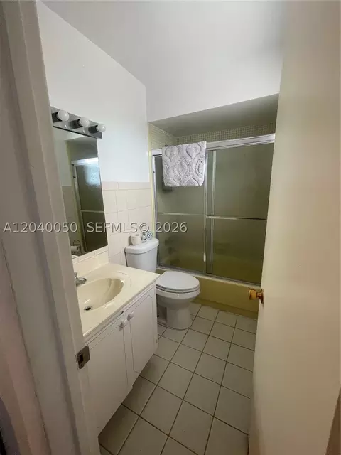 Bath - 6945 W 2nd Way, Hialeah, FL 33014 photo 1 of 2