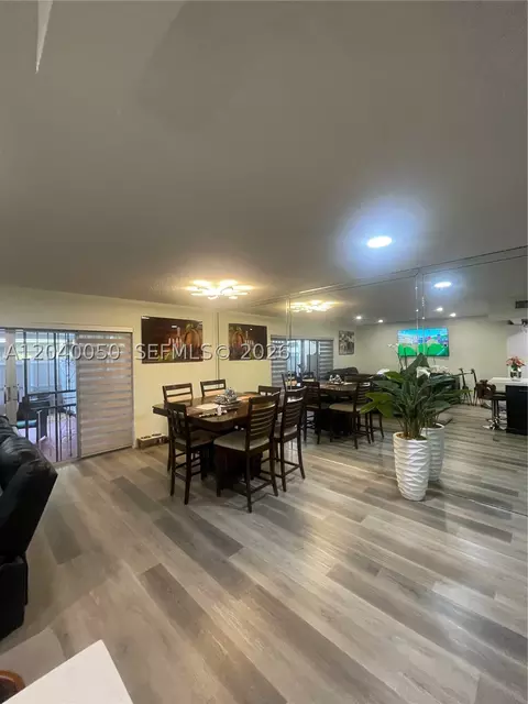 Dining - 6945 W 2nd Way, Hialeah, FL 33014 photo 1 of 2
