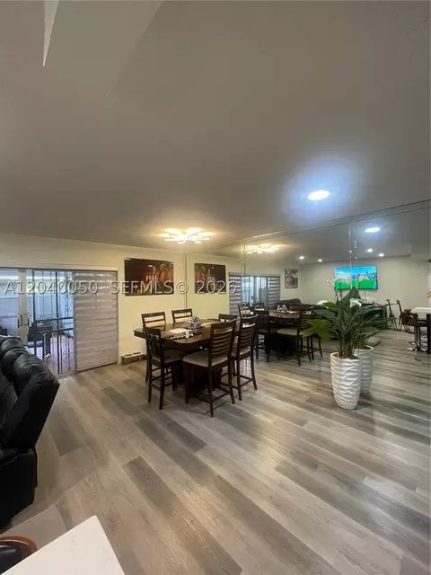 Dining - 6945 W 2nd Way, Hialeah, FL 33014 photo 2 of 2