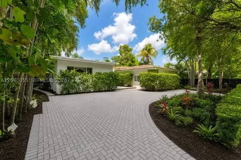 8 Pinta Rd, Miami, FL 33133