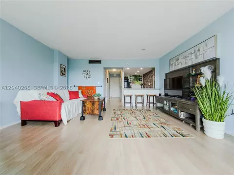 12500 NE 15th Ave #312, North Miami, FL 33161