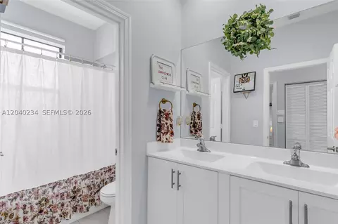 Bath - 3416 W 109th Pl, Hialeah, FL 33018 photo 1 of 2