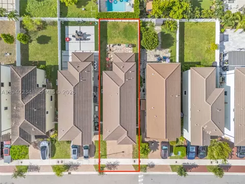 View/Area - 3416 W 109th Pl, Hialeah, FL 33018 photo 3 of 11