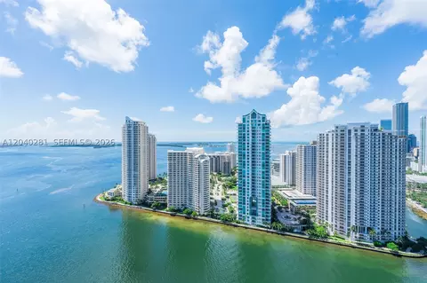 325 S Biscayne Blvd #3821, Miami, FL 33131