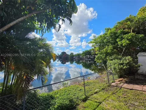 1529 SW 131 Ave, Miami, FL 33184