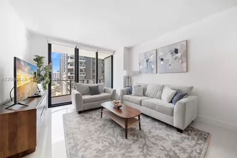 1300 S Miami Ave #2110, Miami, FL 33130