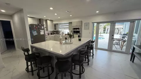 10450 NW 19th St, Pembroke Pines, FL 33026