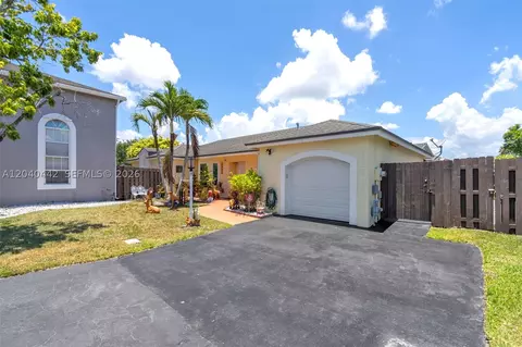 10170 NW 54th Ter, Doral, FL 33178