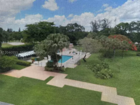 900 Saint Charles Pl #407, Pembroke Pines, FL 33026