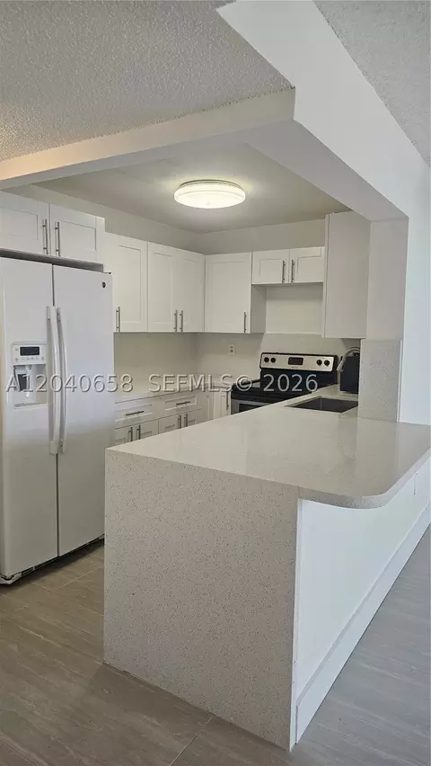 5625 W 20th Ave #208, Hialeah, FL 33012