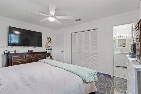 Bedroom - 7701 W 16th Ct, Hialeah, FL 33014 photo 5 of 7