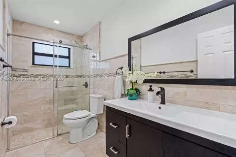 Bath - 7701 W 16th Ct, Hialeah, FL 33014 photo 1 of 3