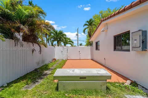 Exterior - 7701 W 16th Ct, Hialeah, FL 33014 photo 15 of 15
