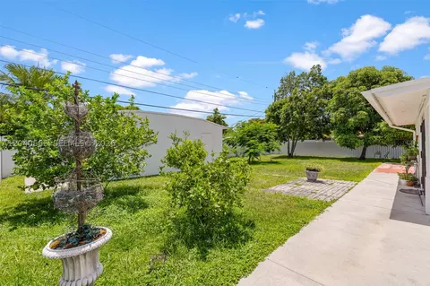 Exterior - 7701 W 16th Ct, Hialeah, FL 33014 photo 3 of 15