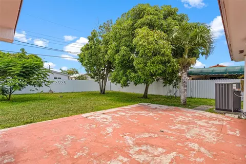 Exterior - 7701 W 16th Ct, Hialeah, FL 33014 photo 7 of 15