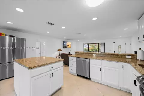 6839 Tradewind Way, Lake Worth, FL 33462