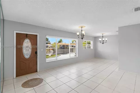 491 W 35th Pl, Hialeah, FL 33012 photo 3