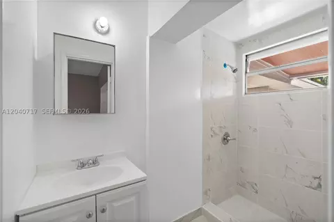 491 W 35th Pl, Hialeah, FL 33012 photo 6