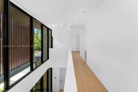 Entry Way - 165 Hampton Ln, Key Biscayne, FL 33149 photo 1 of 2