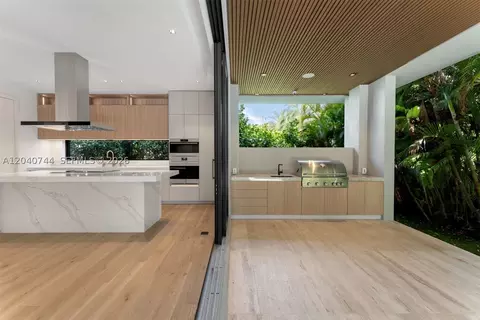 Kitchen - 165 Hampton Ln, Key Biscayne, FL 33149 photo 3 of 3