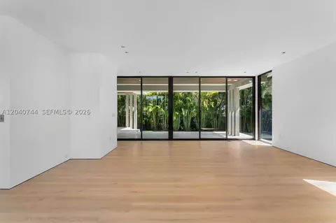 Living - 165 Hampton Ln, Key Biscayne, FL 33149 photo 6 of 12