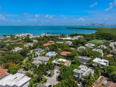 View/Area - 165 Hampton Ln, Key Biscayne, FL 33149 photo 2 of 2