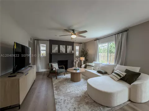 1813 SW 10th St, Fort Lauderdale, FL 33312