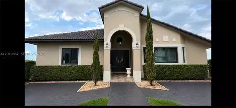8741 NW 141st Ter, Miami Lakes, FL 33018