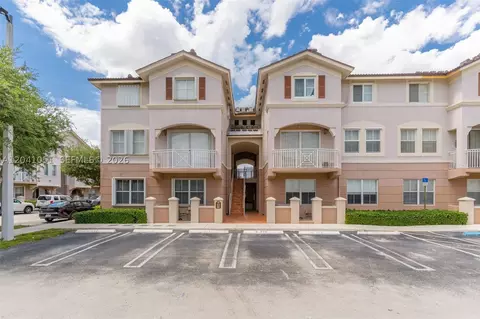 8826 W Flagler St #203, Miami, FL 33174