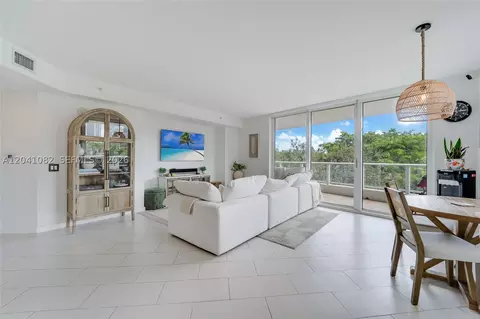 4250 Biscayne Blvd #301, Miami, FL 33137