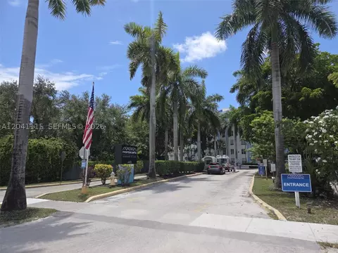 496 NW 165th St Rd #D-214, Miami, FL 33169