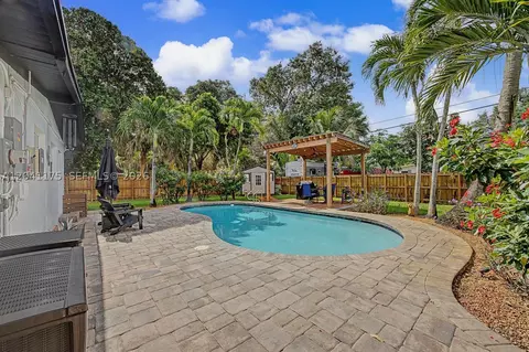 2848 SW 13th Ct, Fort Lauderdale, FL 33312