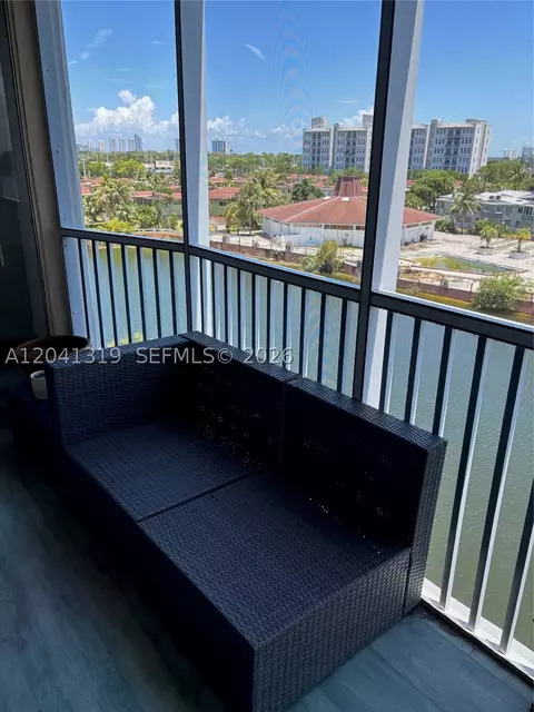 1750 NE 191st St #627-4, Miami, FL 33179