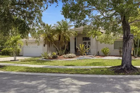 241 Fairmont Way, Weston, FL 33326