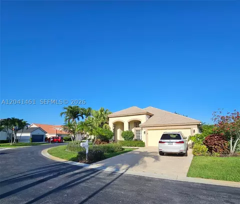 2540 Egret Lake Dr, Greenacres, FL 33413