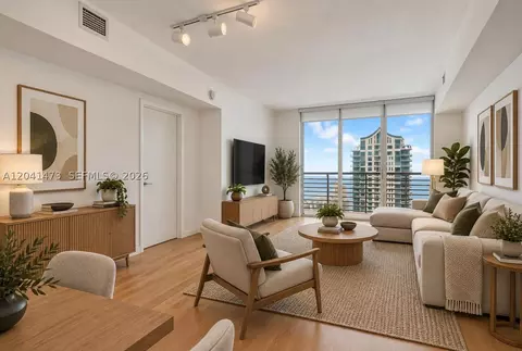 325 S Biscayne Blvd #3921, Miami, FL 33131