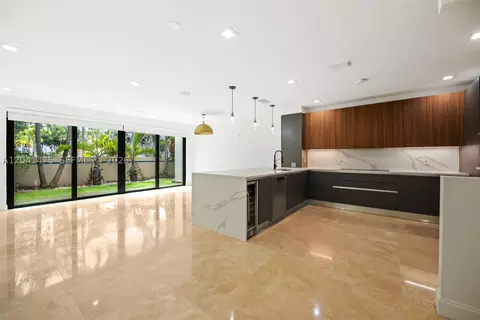 21387 Marina Cove Cir #12-F, Aventura, FL 33180