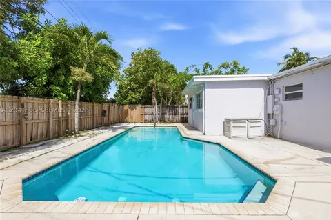 230 NW 55th St, Oakland Park, FL 33309