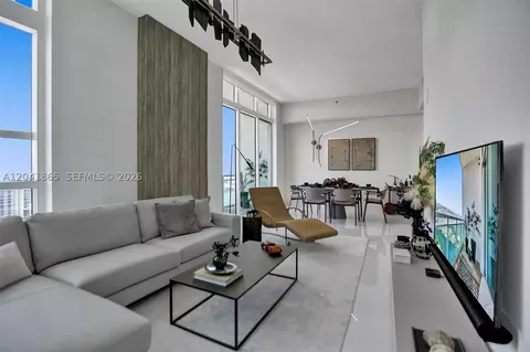 950 Brickell Bay Dr #5608, Miami, FL 33131