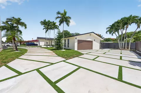 8430 SW 88th St, Miami, FL 33156