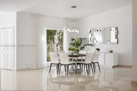 Dining - 16170 Saddle Ln, Weston, FL 33326 photo 3 of 3