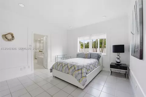 Bedroom - 16170 Saddle Ln, Weston, FL 33326 photo 5 of 8