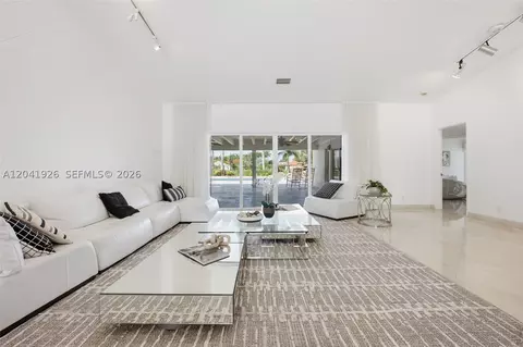 Living - 16170 Saddle Ln, Weston, FL 33326 photo 3 of 4