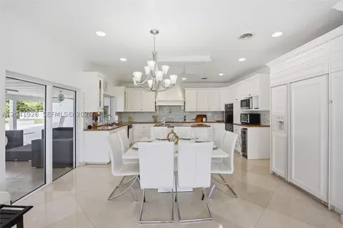 Kitchen - 16170 Saddle Ln, Weston, FL 33326 photo 1 of 4