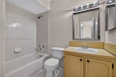7055 W 3rd Ct, Hialeah, FL 33014 photo 24