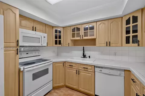 7055 W 3rd Ct, Hialeah, FL 33014 photo 9