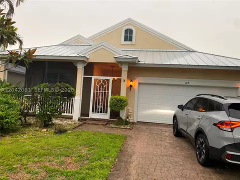 107 NW Summerville Ct, Port Saint Lucie, FL 34986