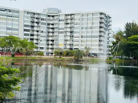 1200 NE Miami Gardens Dr #218W, Miami, FL 33179
