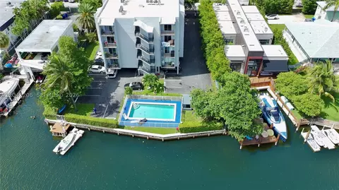860 NE 78th St #303, Miami, FL 33138